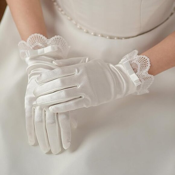 Women Lace Gloves - Picture 6 of 7